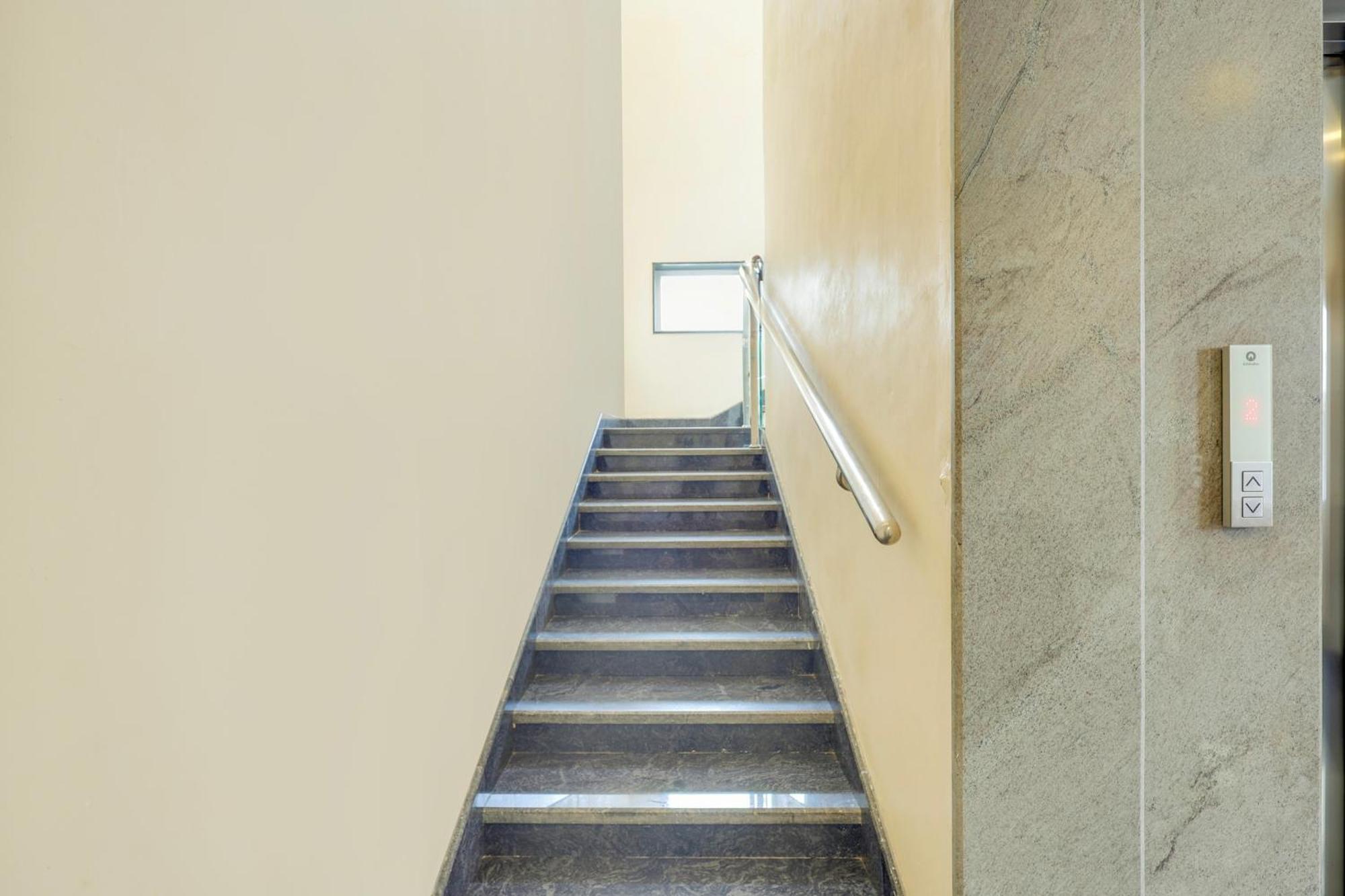 Super Townhouse Visakhapatnam Hotel Exterior photo